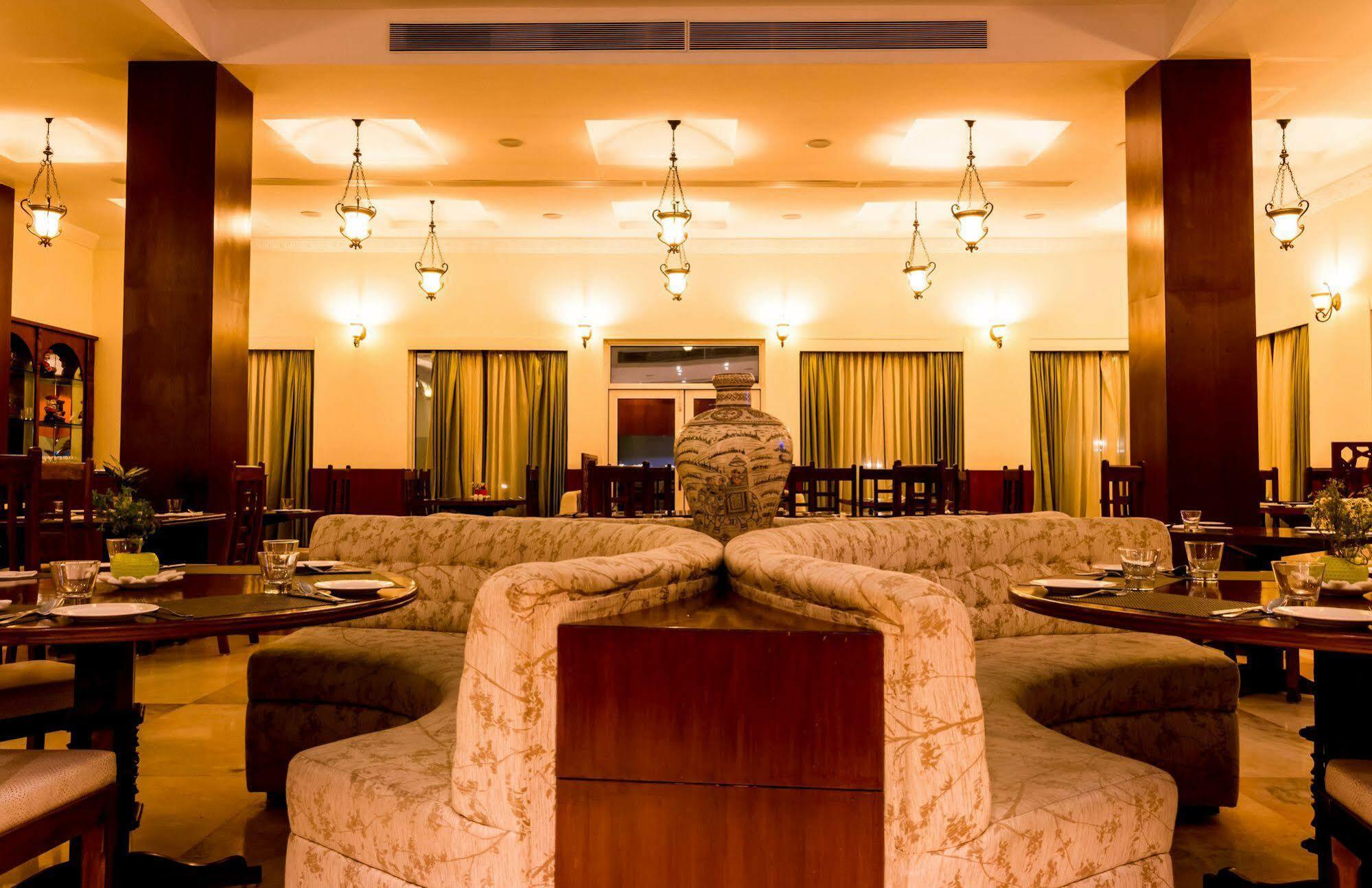 Pratap Mahal Pushkar Ihcl Seleqtion Hotel Exterior photo