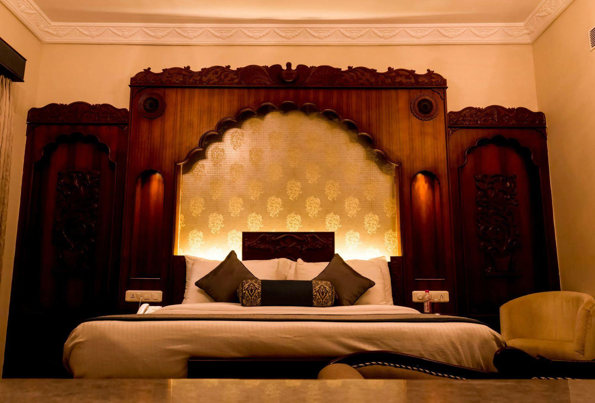 Pratap Mahal Pushkar Ihcl Seleqtion Hotel Exterior photo