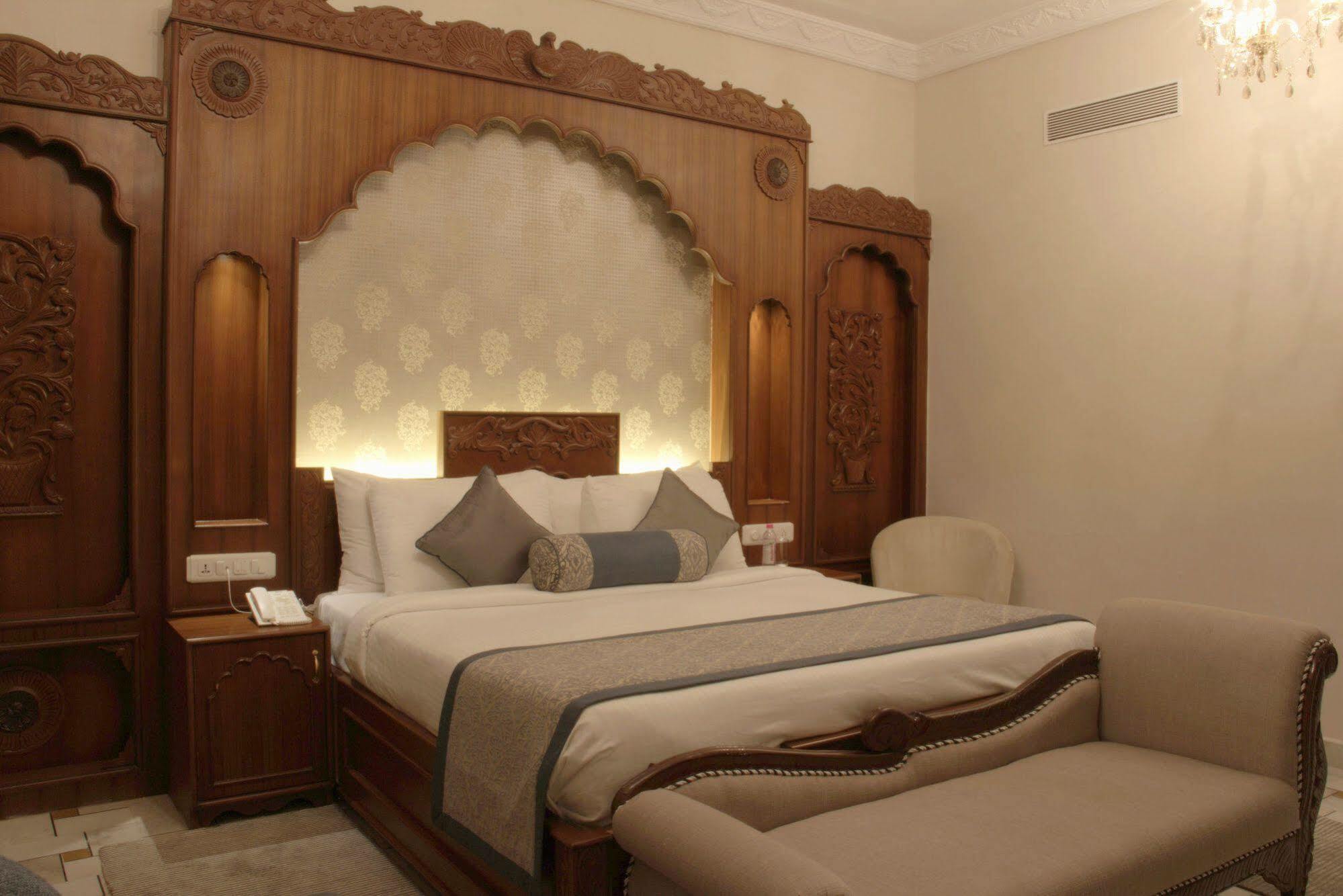 Pratap Mahal Pushkar Ihcl Seleqtion Hotel Exterior photo
